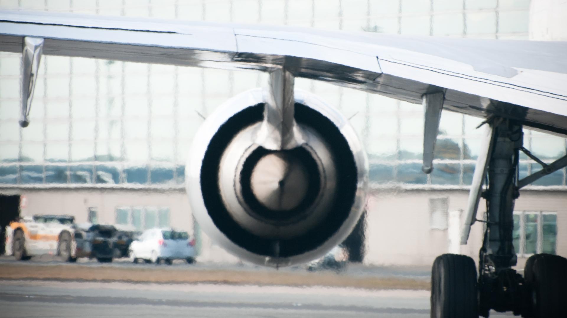 Think Paper #4 - The aviation network: Decarbonisation issues